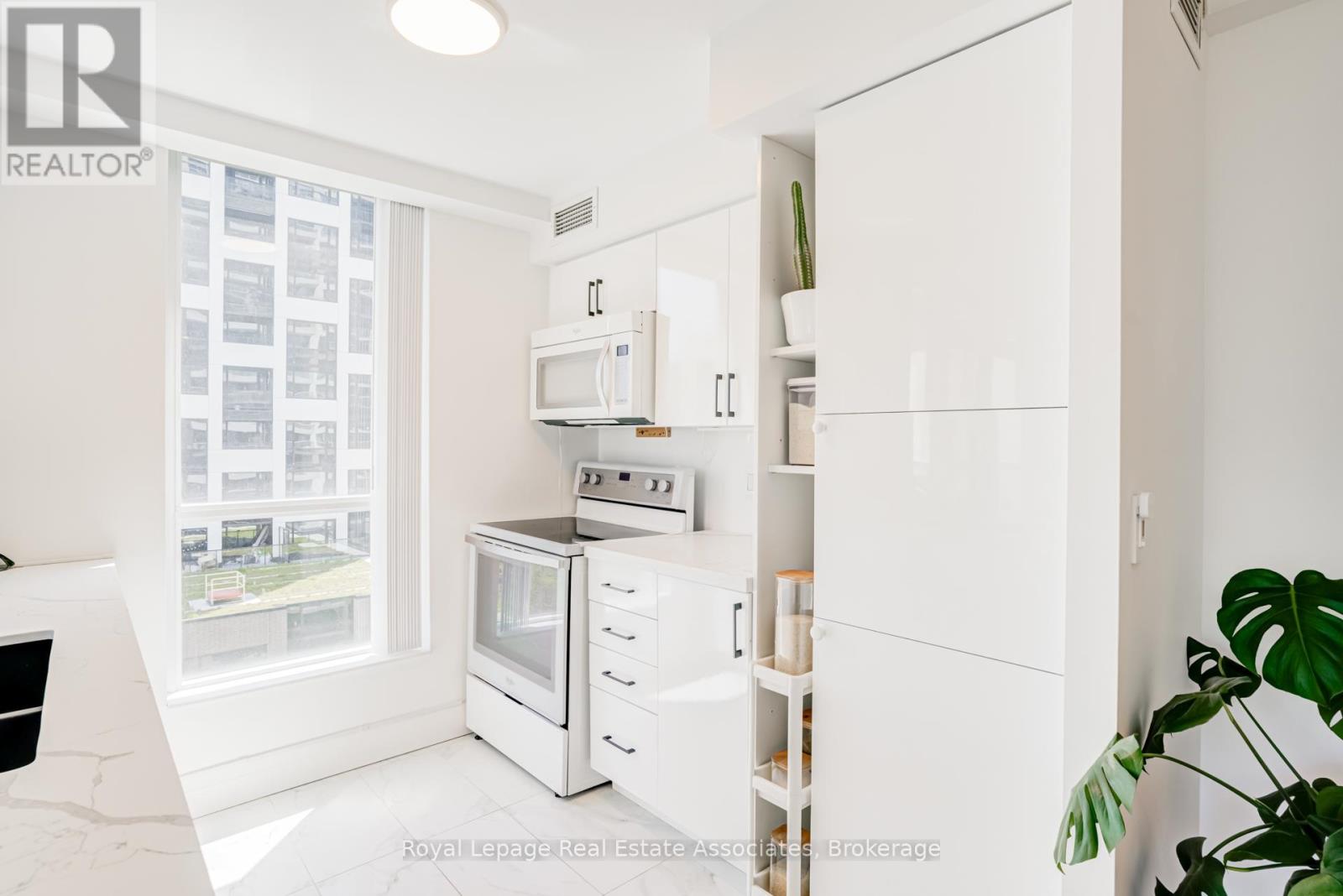 #705 70 HIGH PARK AVENUE - 15
