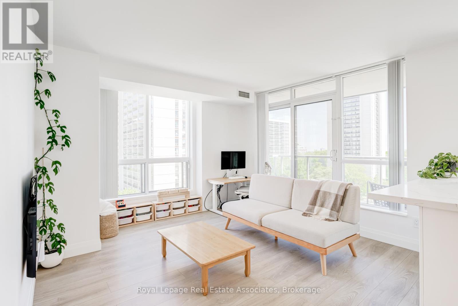 #705 70 HIGH PARK AVENUE - 17