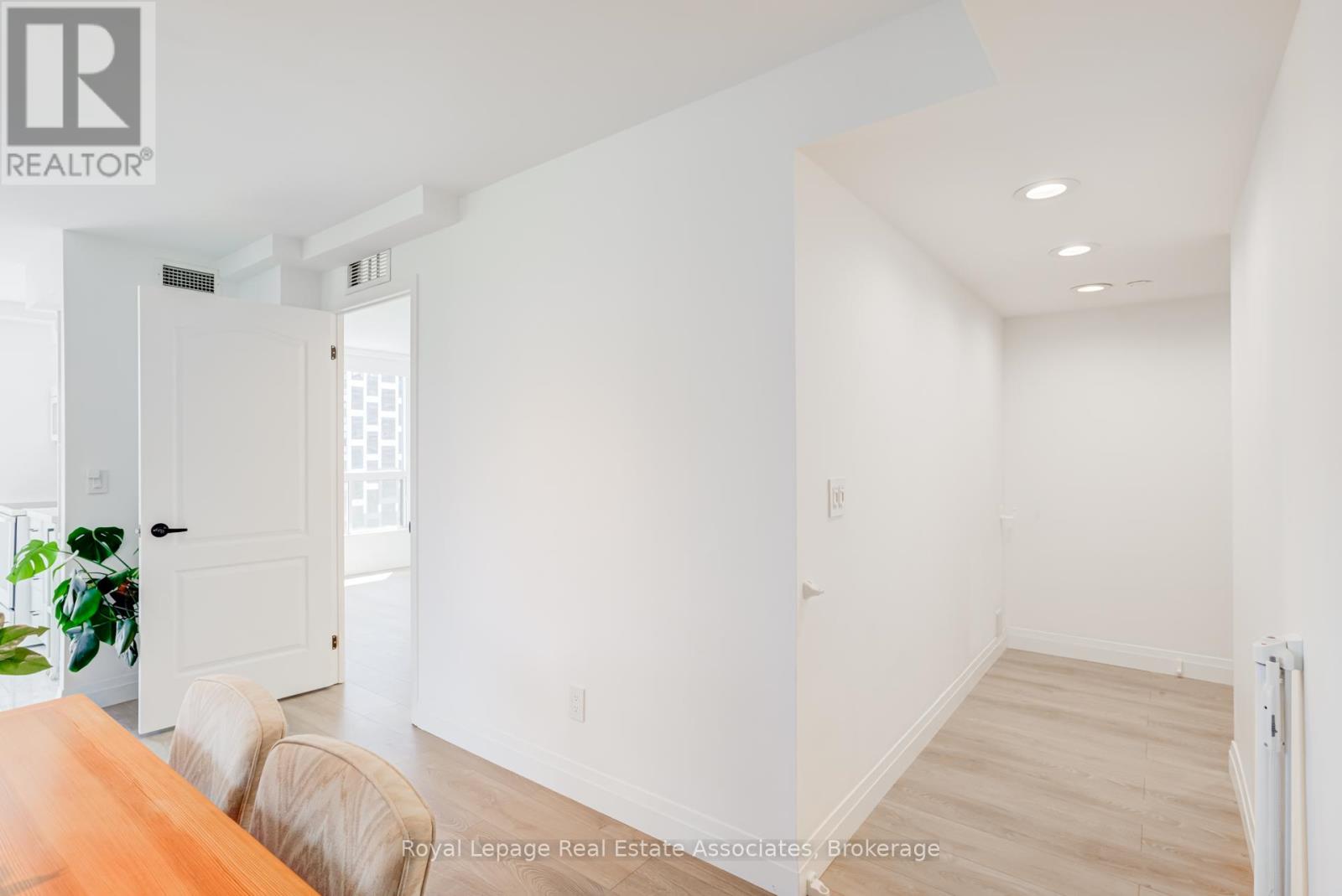 #705 70 HIGH PARK AVENUE - 20