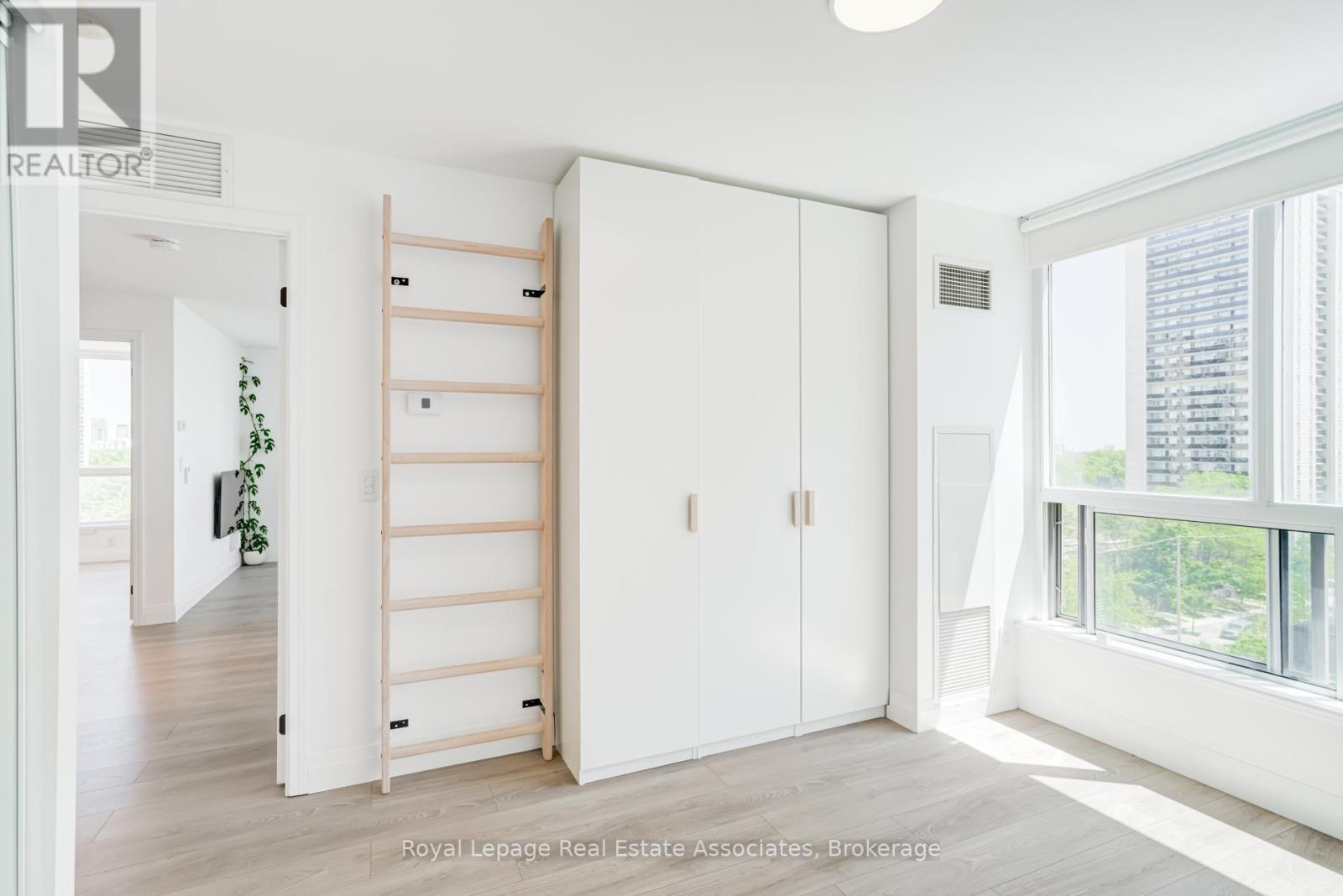 #705 70 HIGH PARK AVENUE - 23
