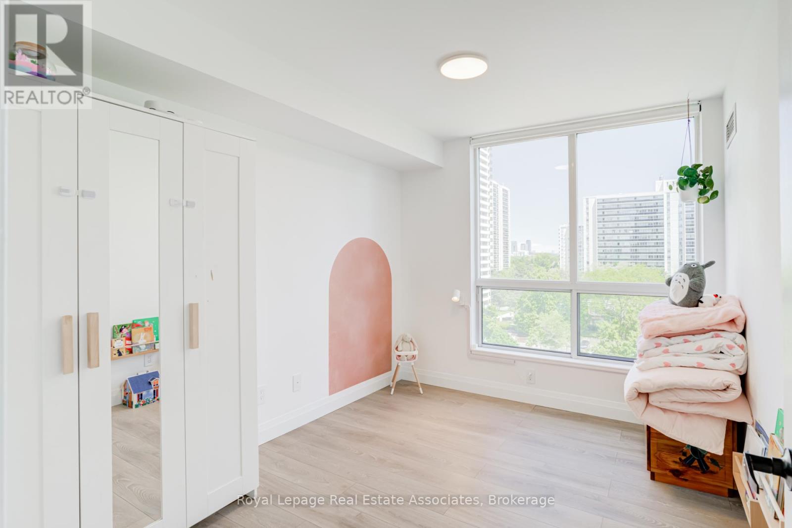 #705 70 HIGH PARK AVENUE - 26