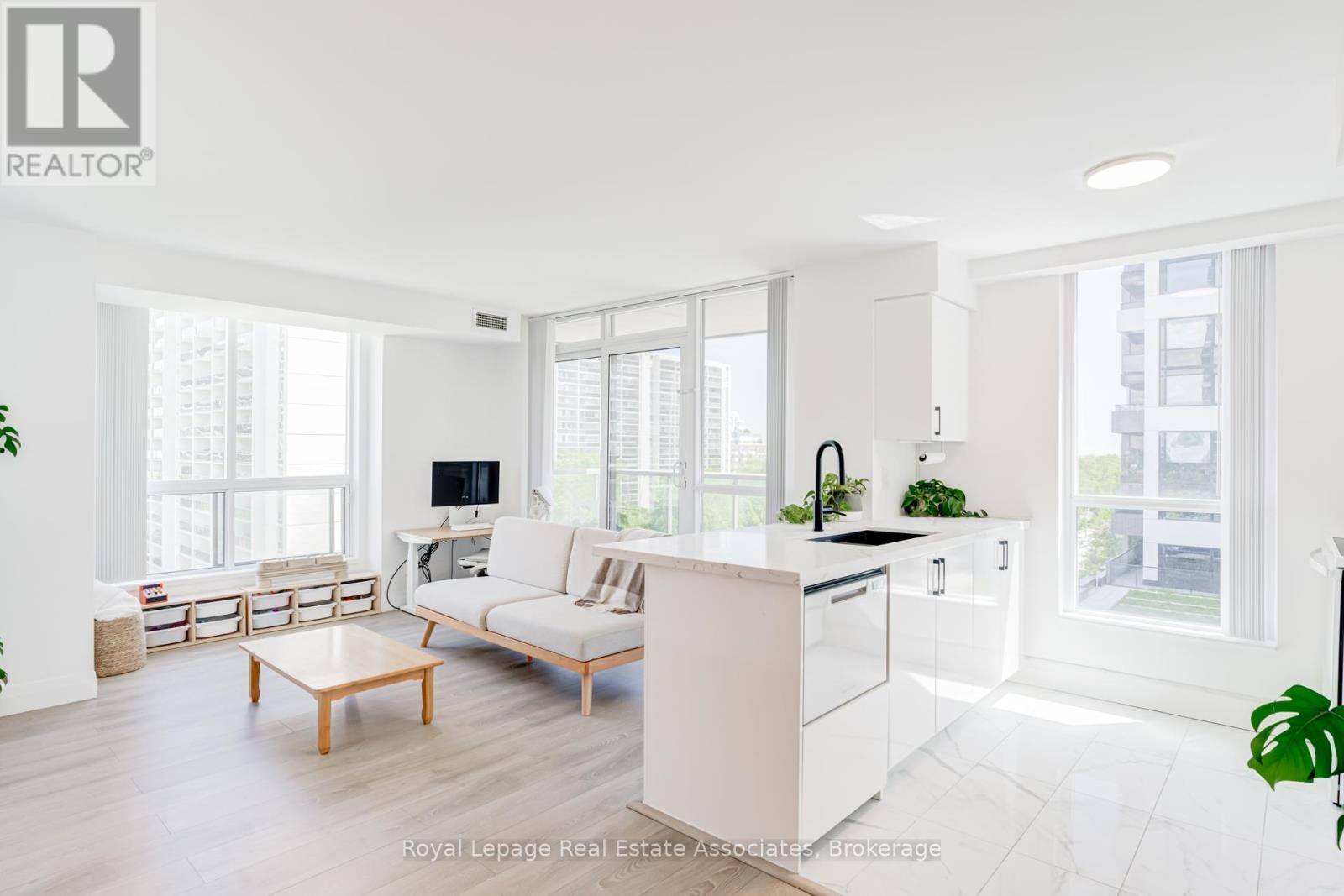 #705 70 HIGH PARK AVENUE - 8