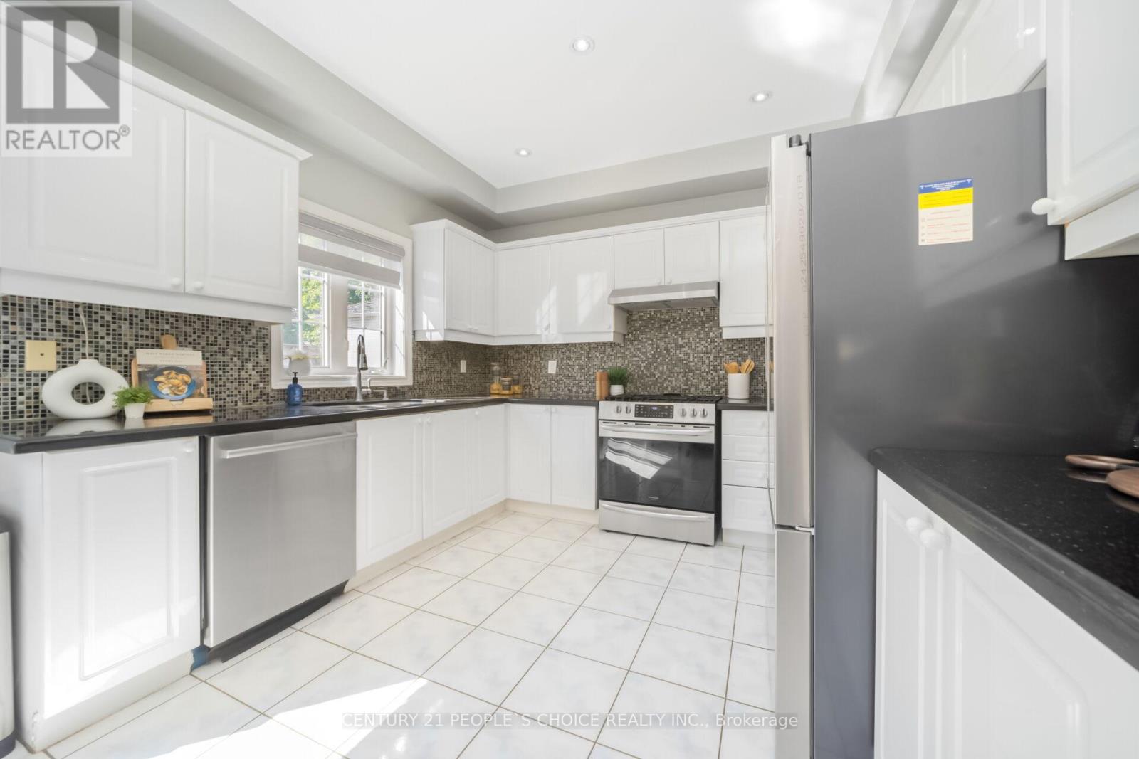 753 ENVOY DRIVE - 17
