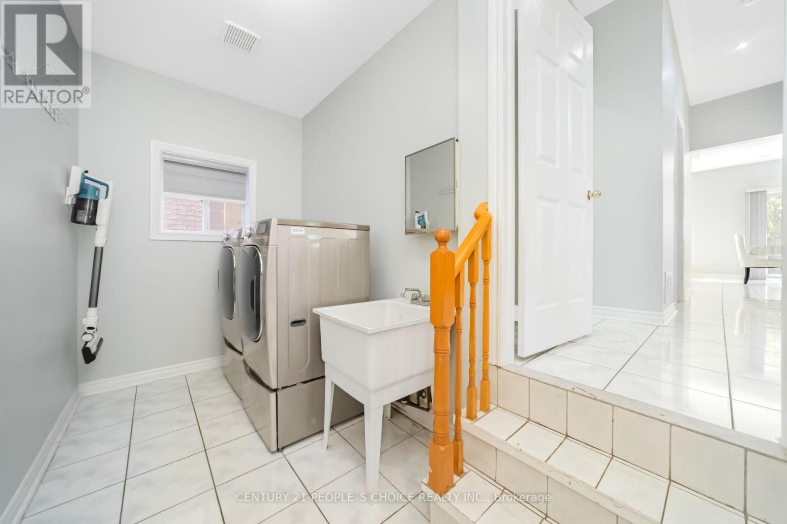 753 ENVOY DRIVE - 21