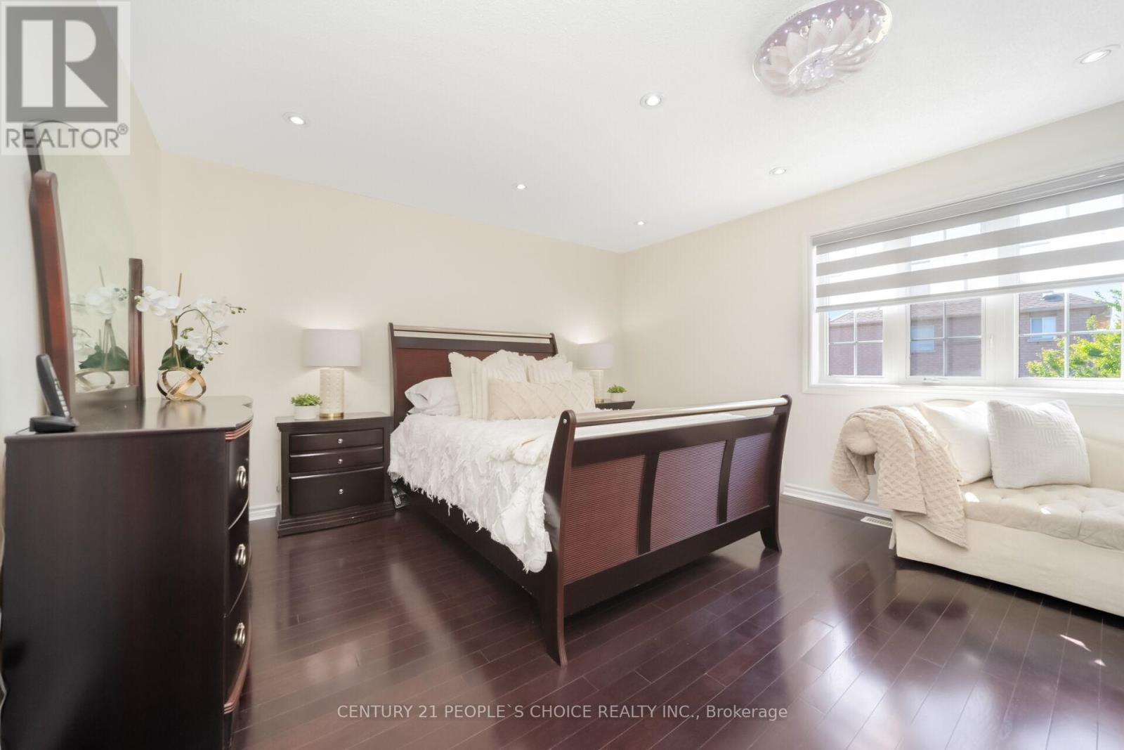 753 ENVOY DRIVE - 27