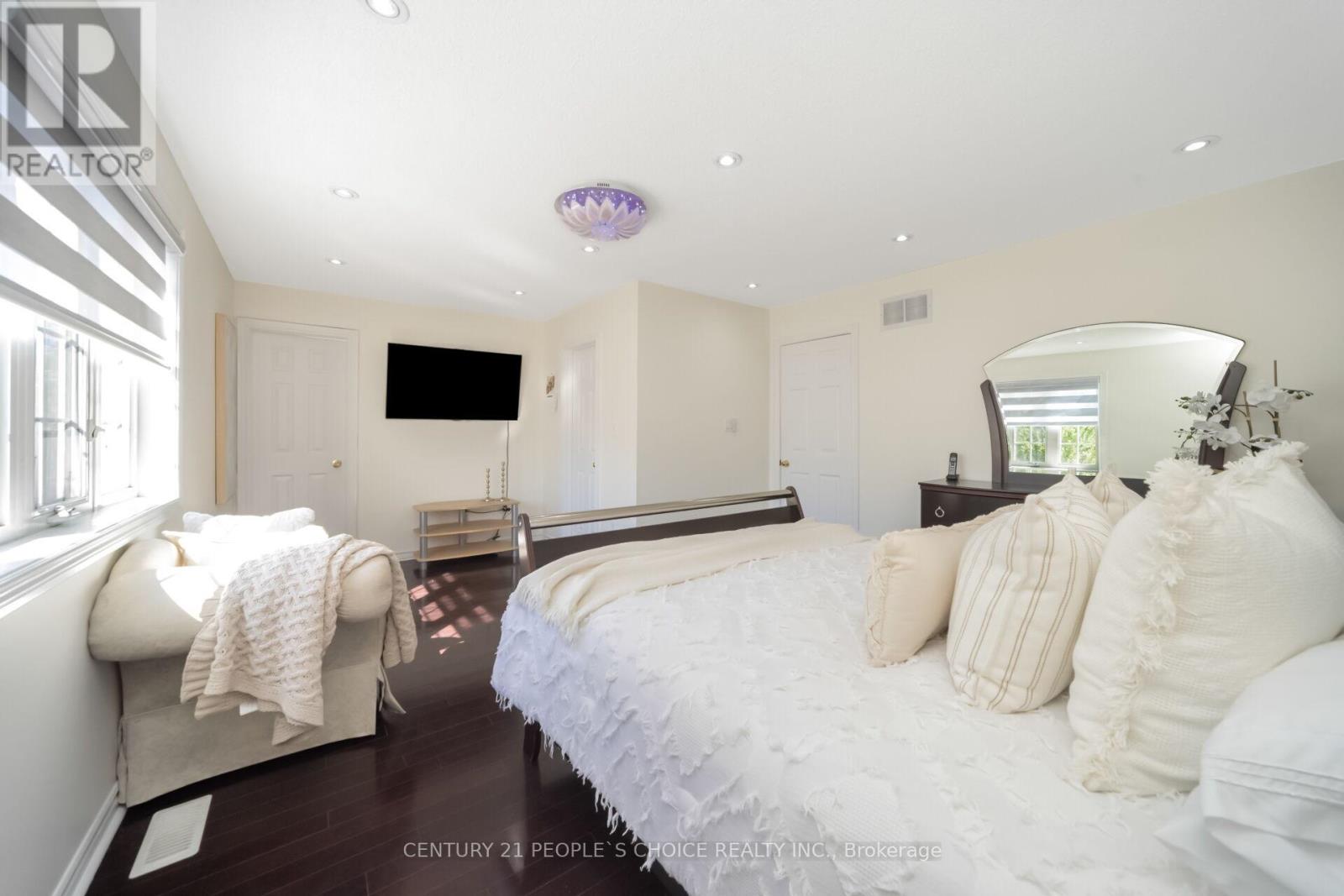753 ENVOY DRIVE - 28