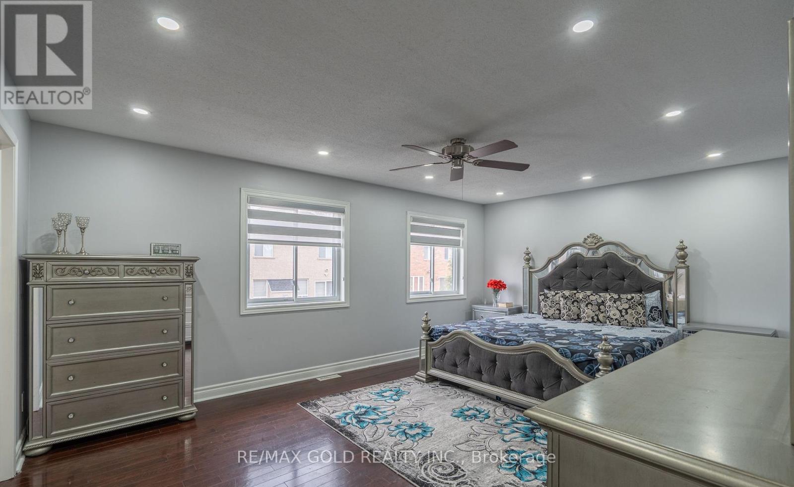8 BAYRIDGE DRIVE - 21