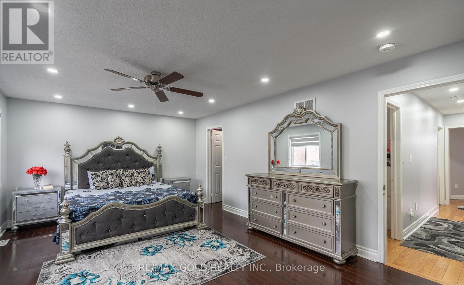 8 BAYRIDGE DRIVE - 23