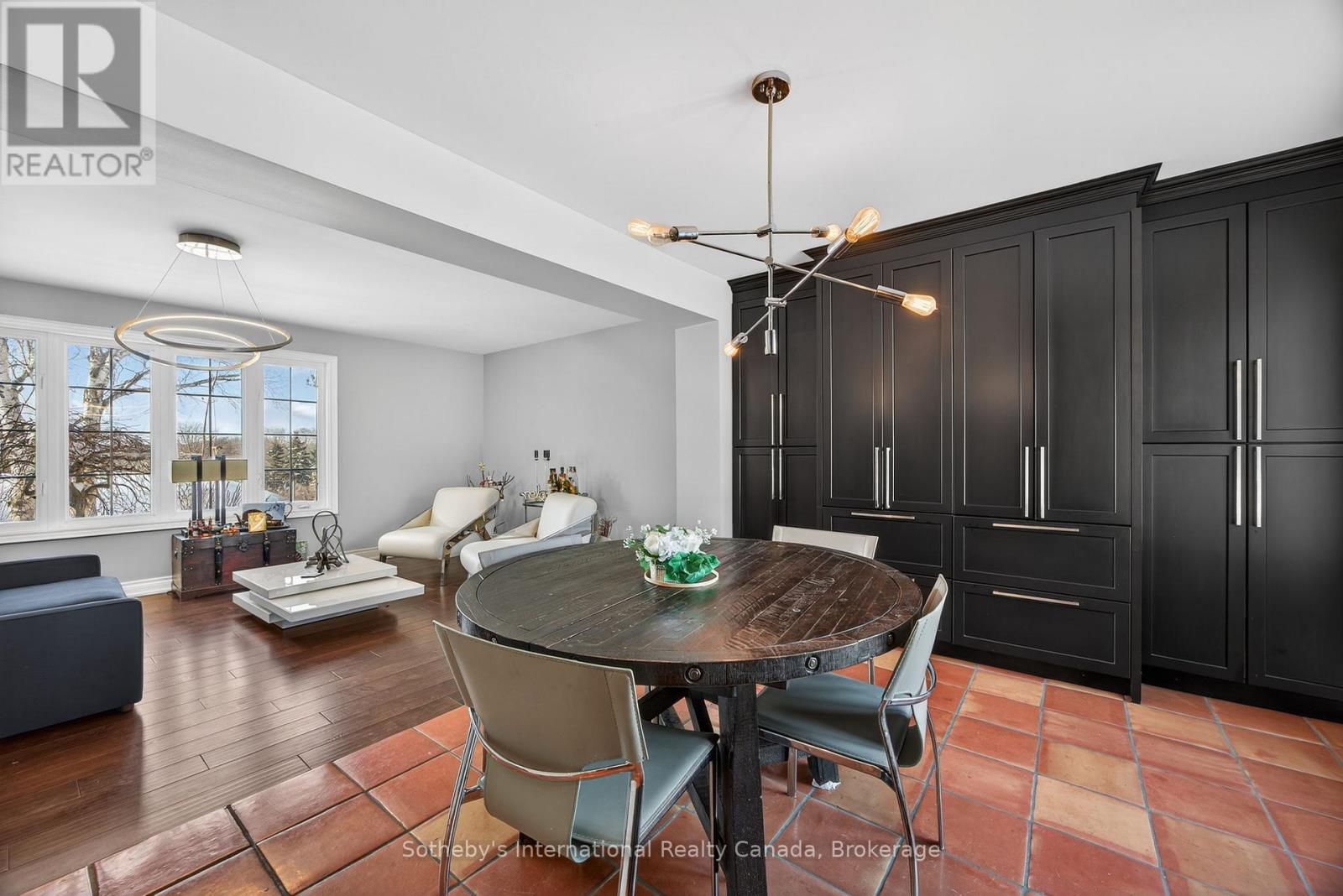 110 PALMER CIRCLE - 21