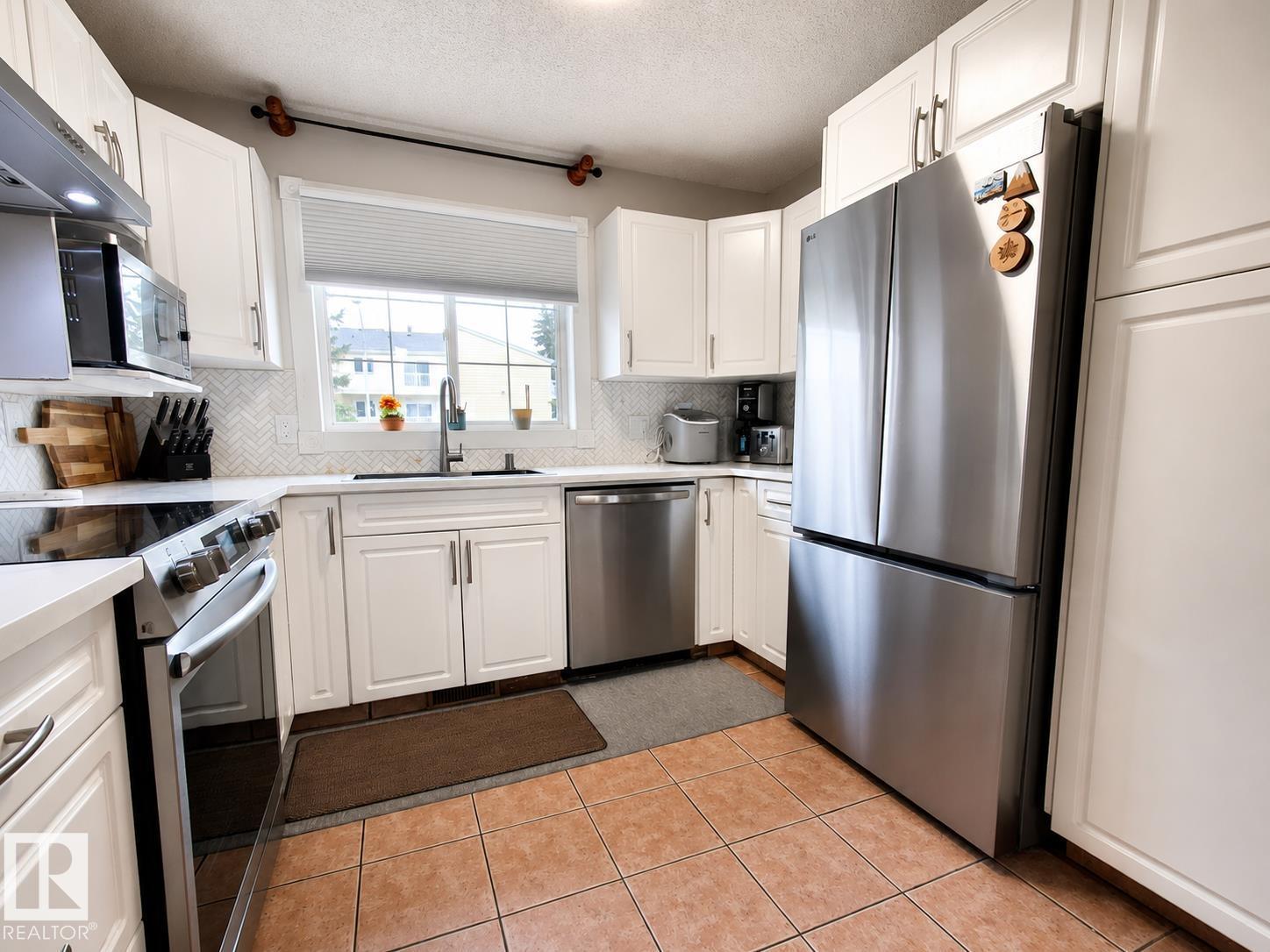 6514 19 AV NW - 5