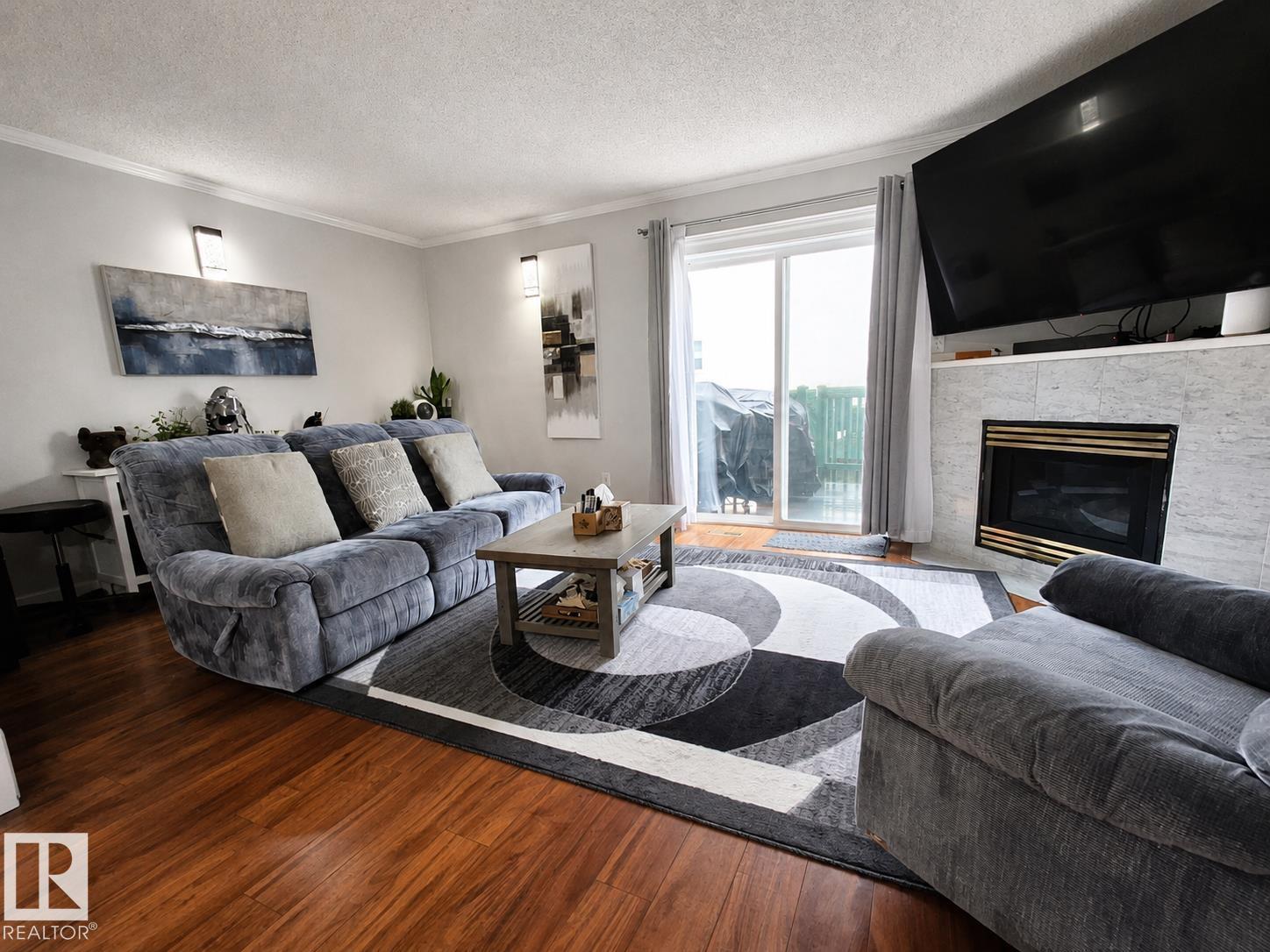 6514 19 AV NW - 11