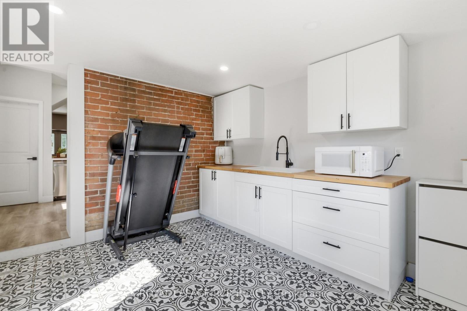 281 SMITH STREET - 14