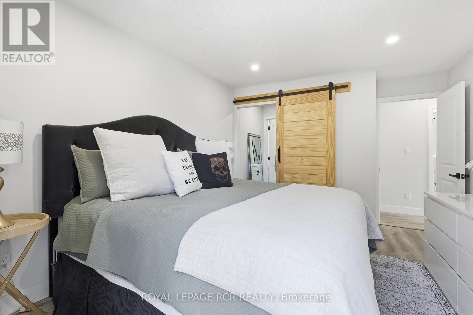 281 SMITH STREET - 26