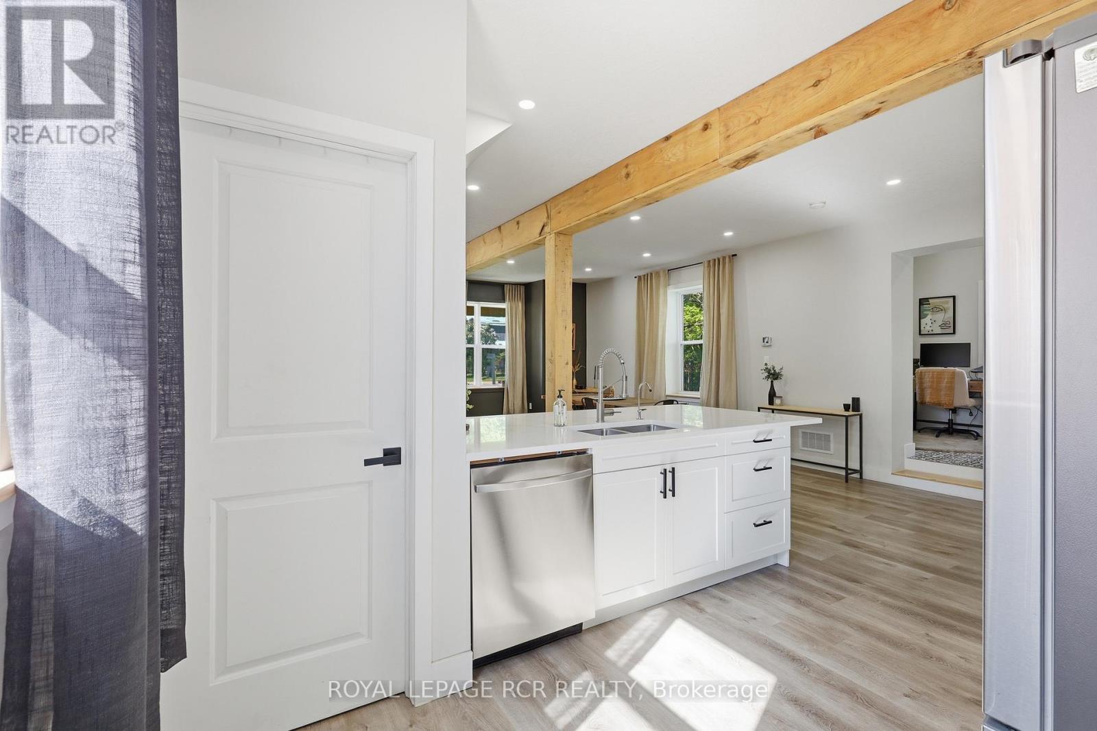 281 SMITH STREET - 9