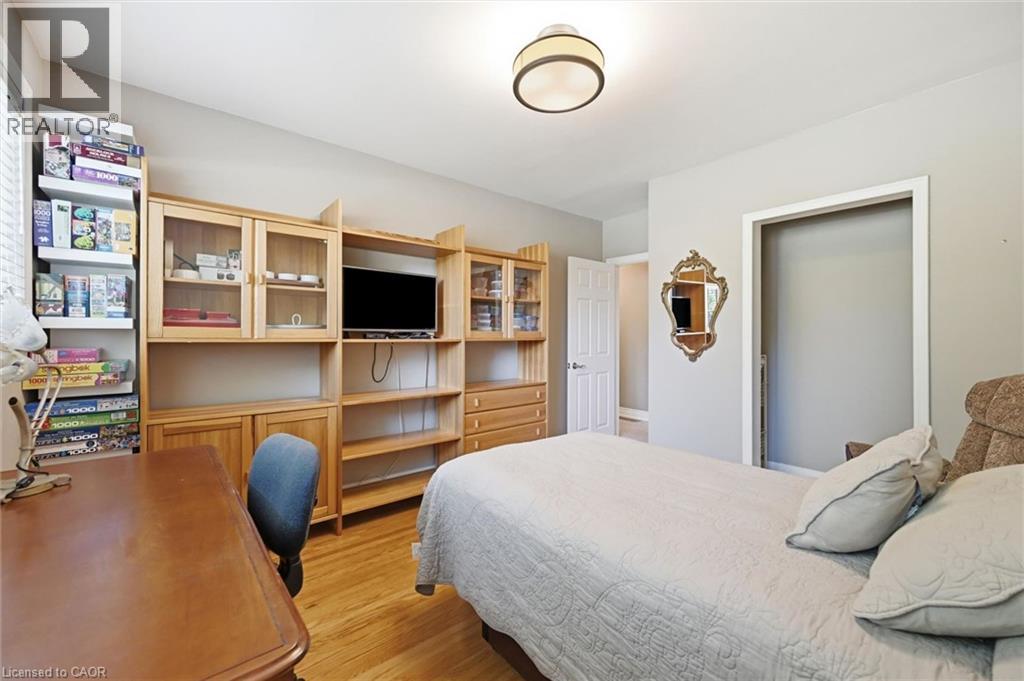 951 CLOVERLEAF Drive - 25