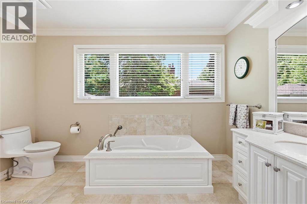 951 CLOVERLEAF Drive - 27