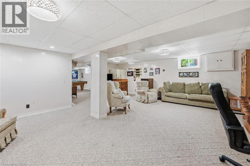 951 CLOVERLEAF Drive - 41