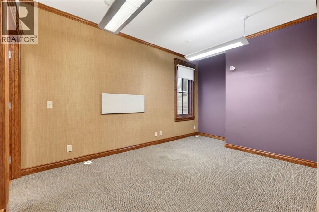 1215 14 Avenue SW — photo 22