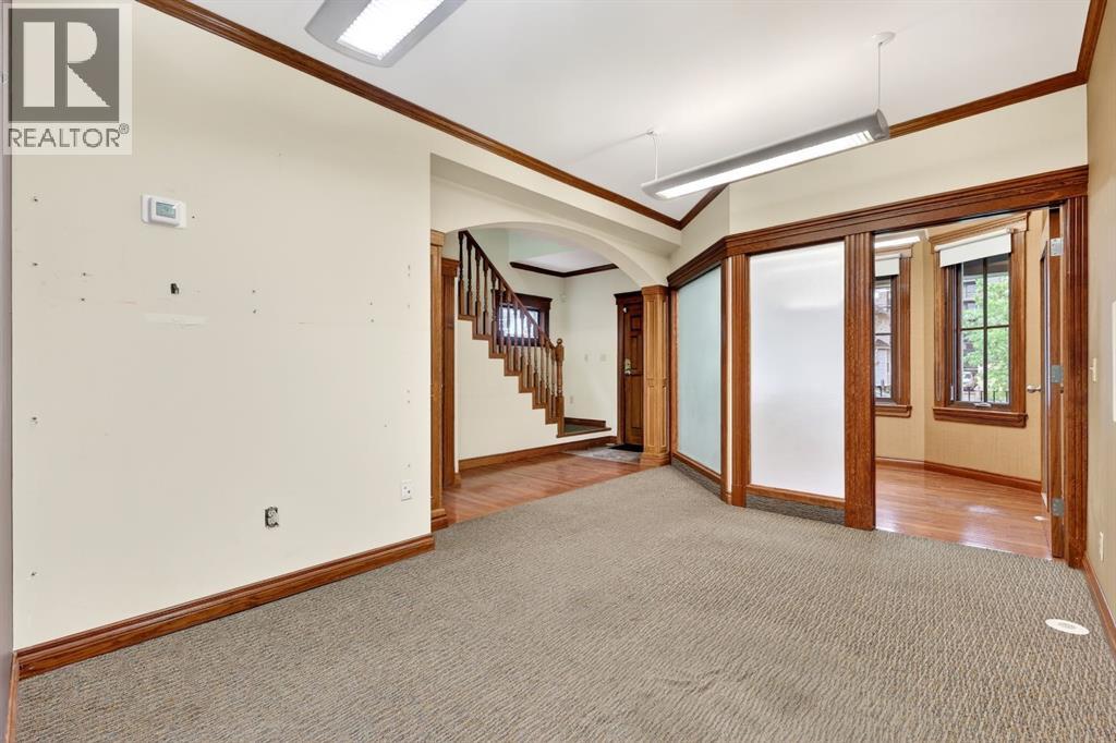 1215 14 Avenue SW — photo 23