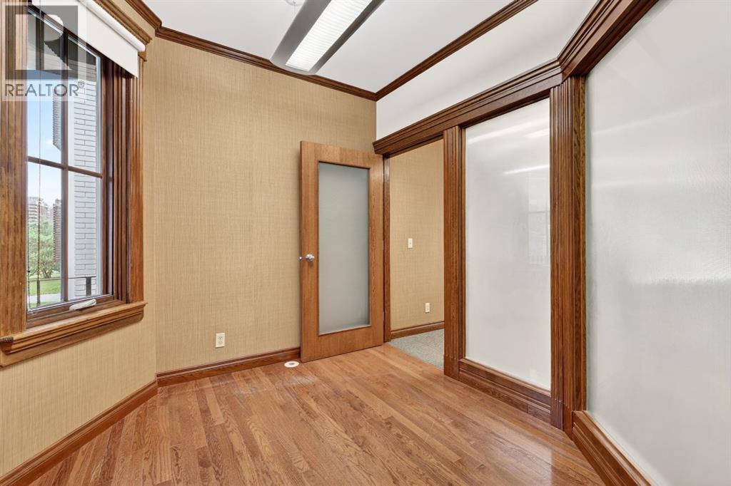 1215 14 Avenue SW — photo 26