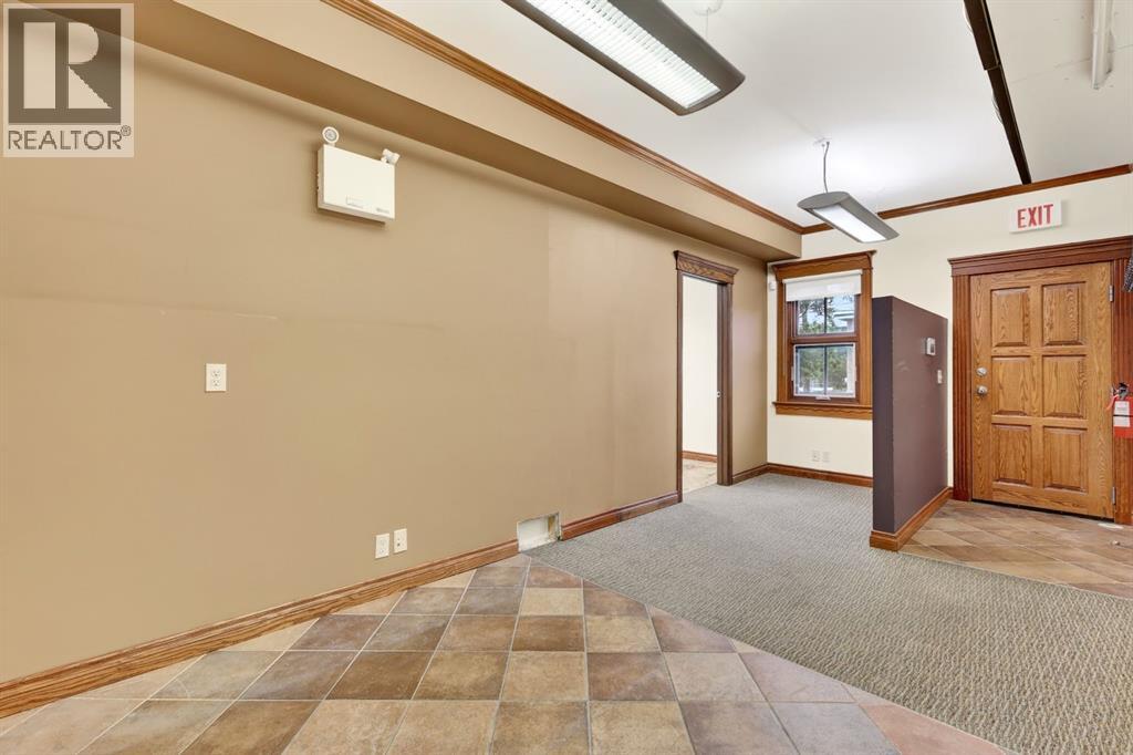 1215 14 Avenue SW — photo 28
