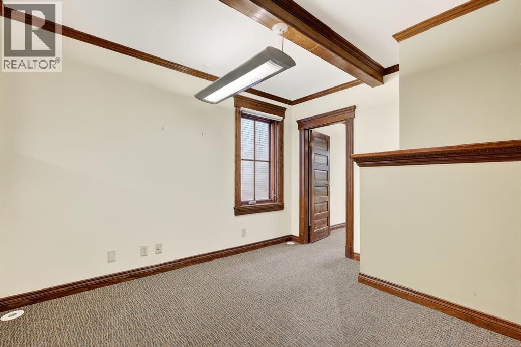 1215 14 Avenue SW — photo 31