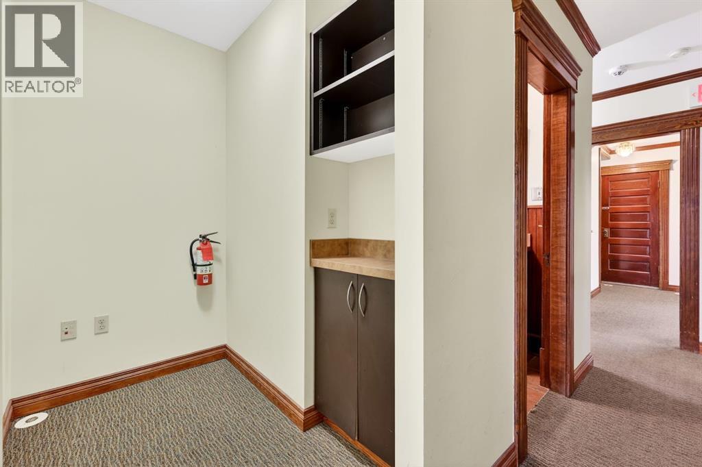 1215 14 Avenue SW — photo 33