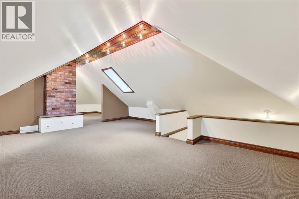1215 14 Avenue SW — photo 40