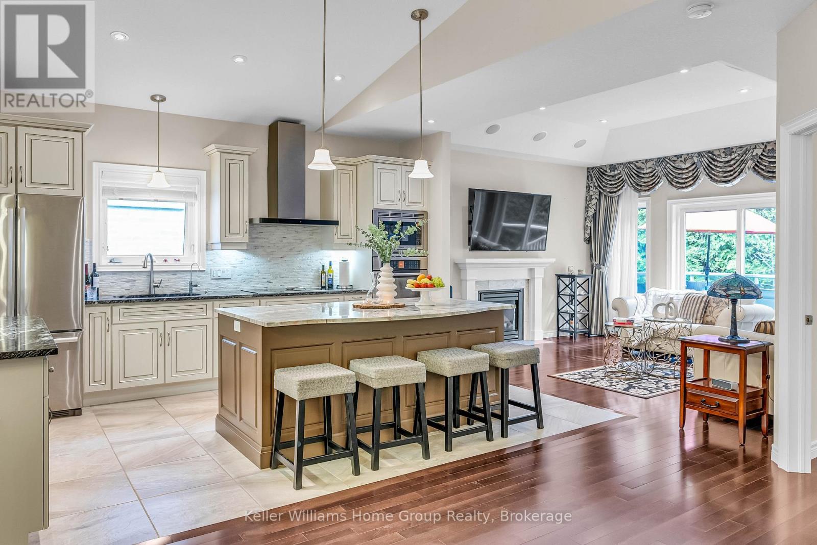#6 15 VALLEY ROAD - 15