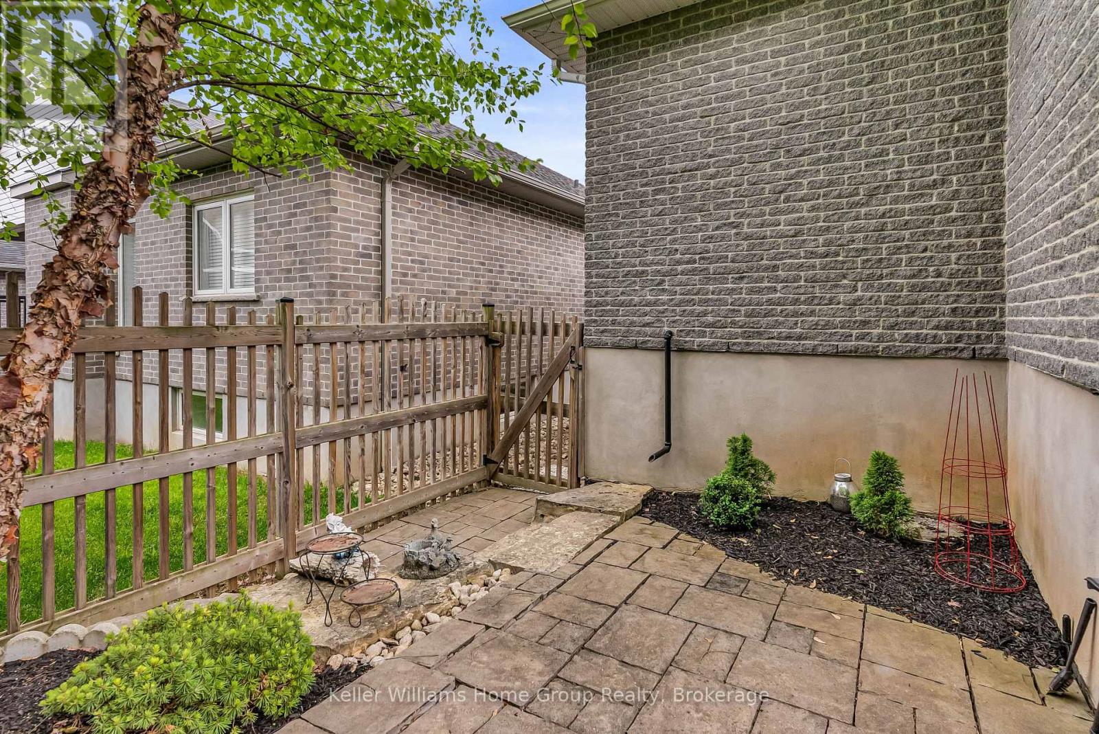 #6 15 VALLEY ROAD - 31