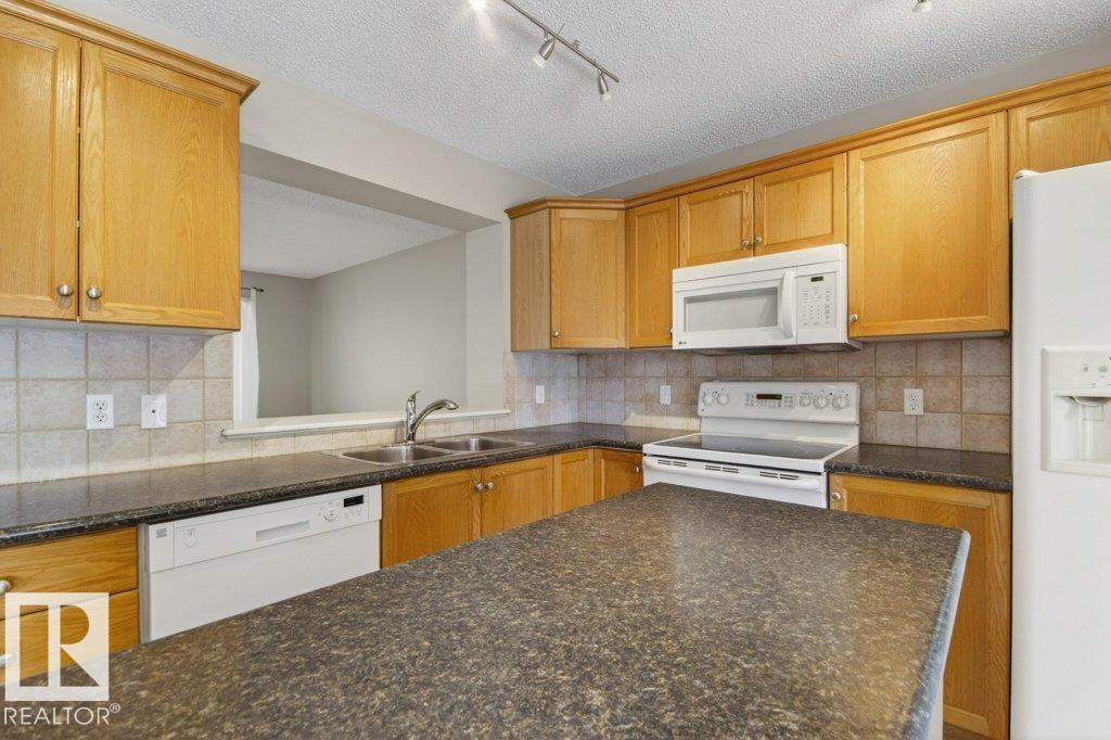 12215 18 AV SW SW - 11