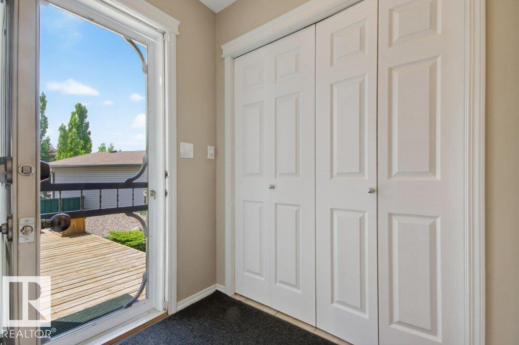 12215 18 AV SW SW - 14
