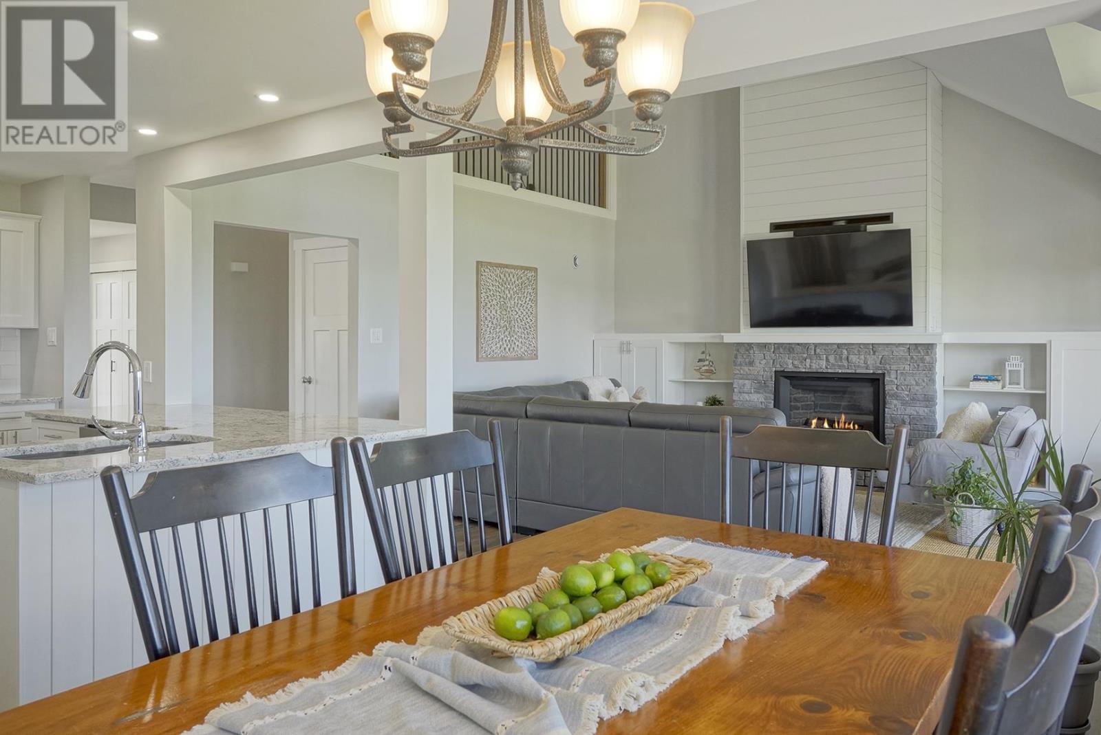 38 Quincy Adams Road - Image 17