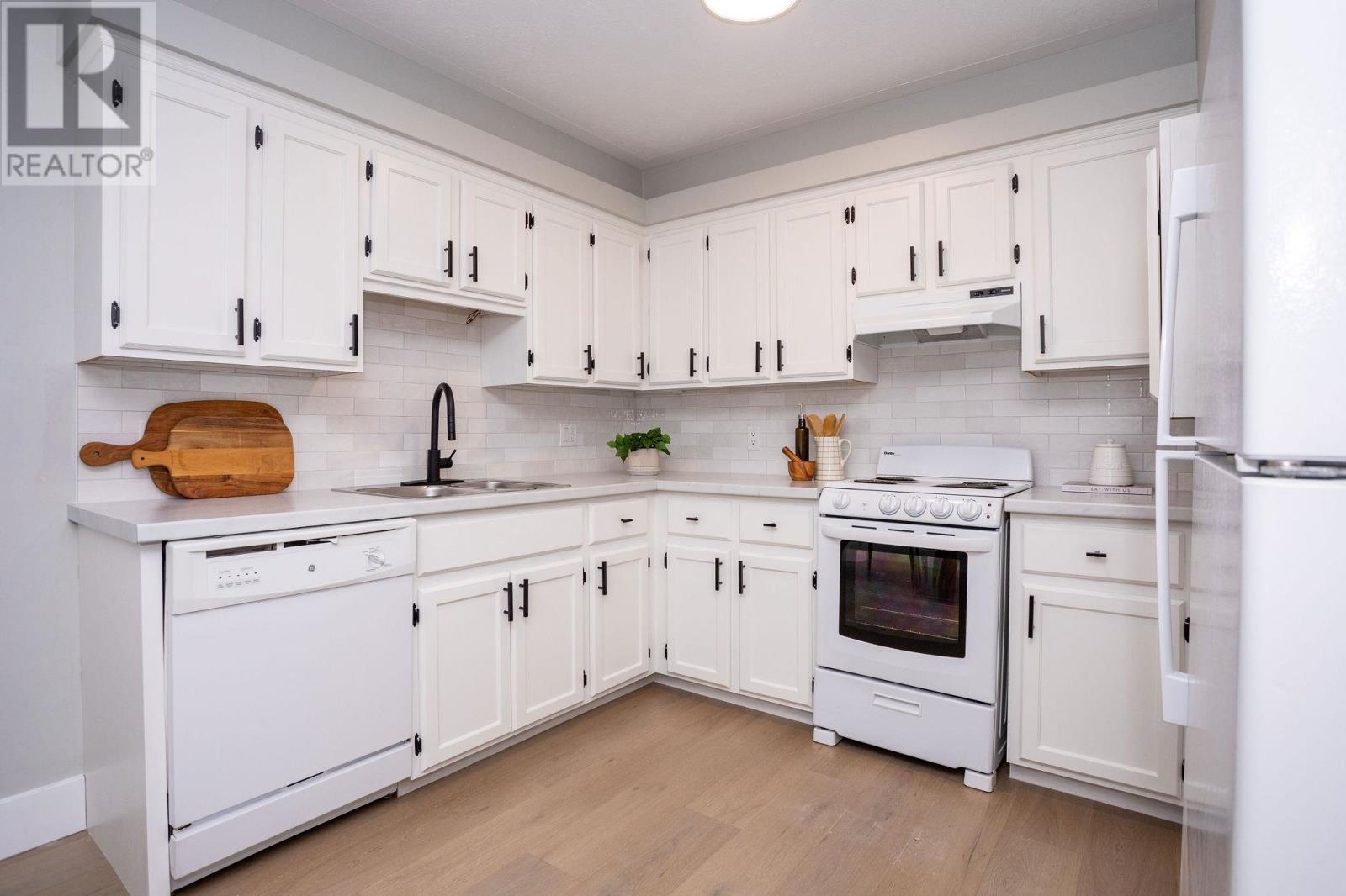 ##7 8 Glen Stewart Drive - 11