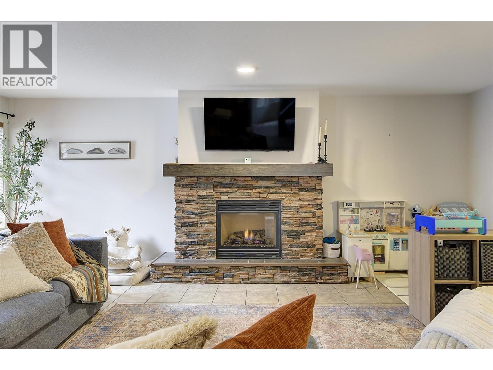 1451 Rosemeadow Drive Unit# 1, West Kelowna
