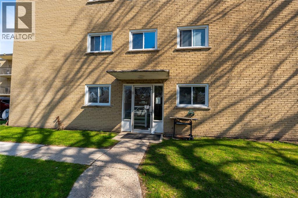 1075 BRENCHLEY AVENUE Unit# 201, Sarnia — photo 2