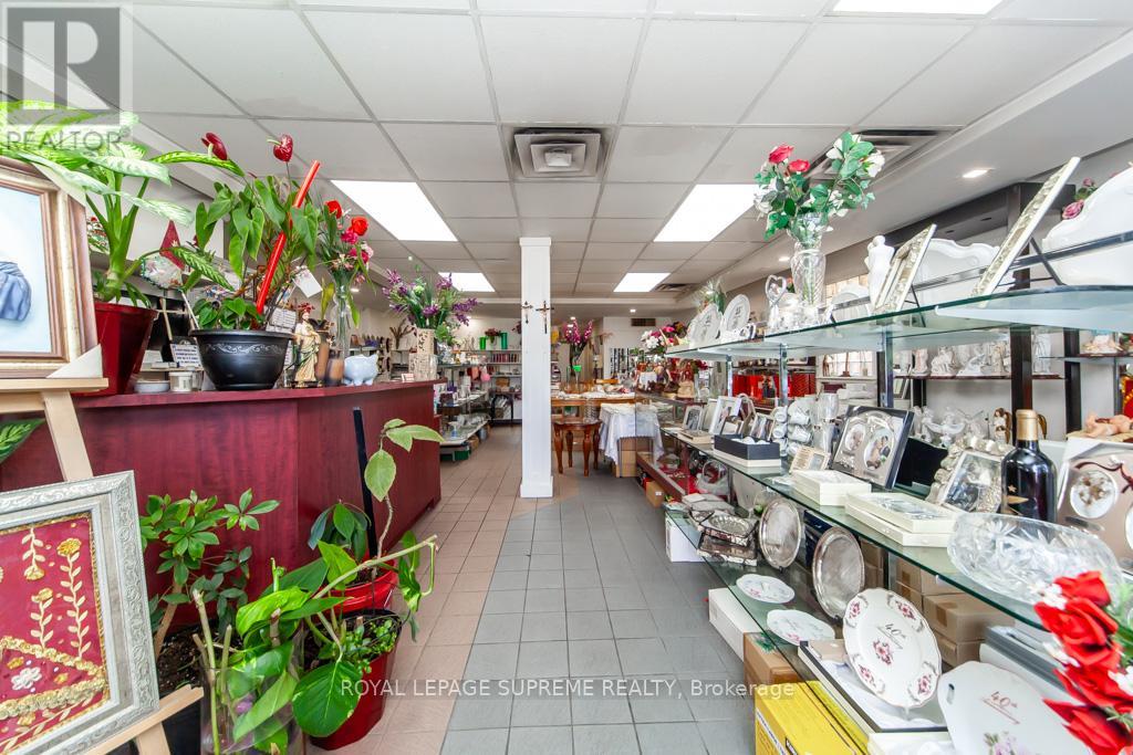 529 ROGERS ROAD S
