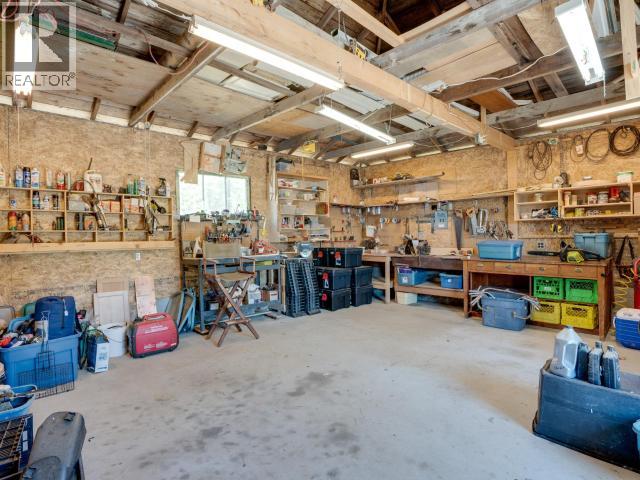 6421 HILLCREST AVE - 40