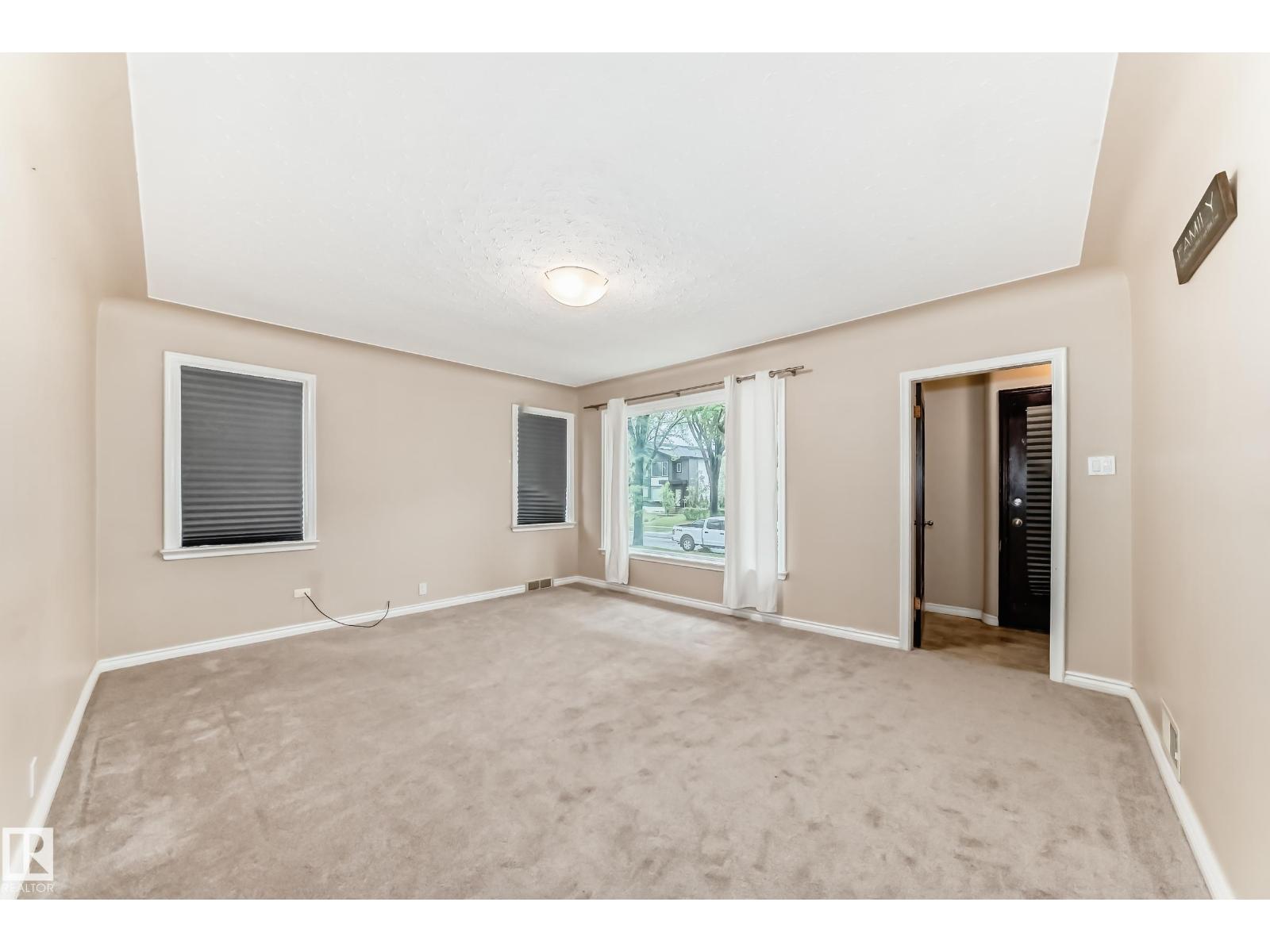 7723 81 AV NW - 10