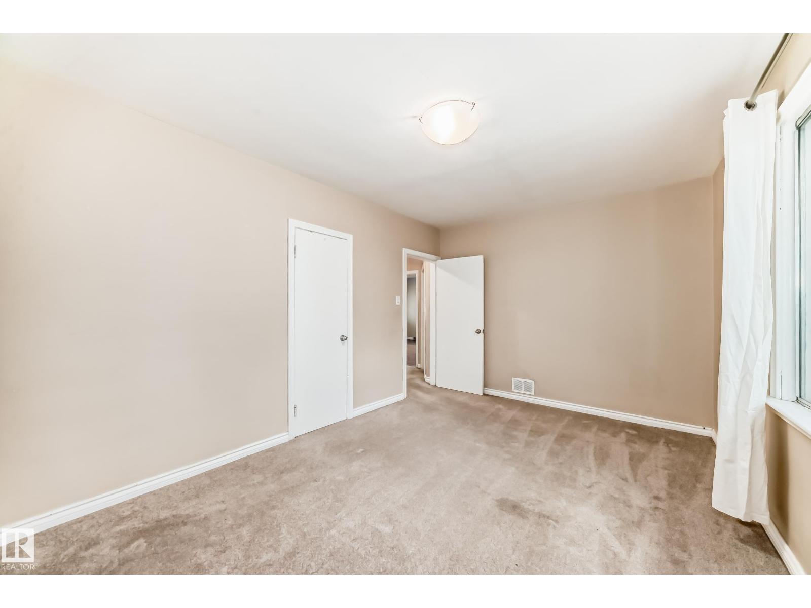 7723 81 AV NW - 14