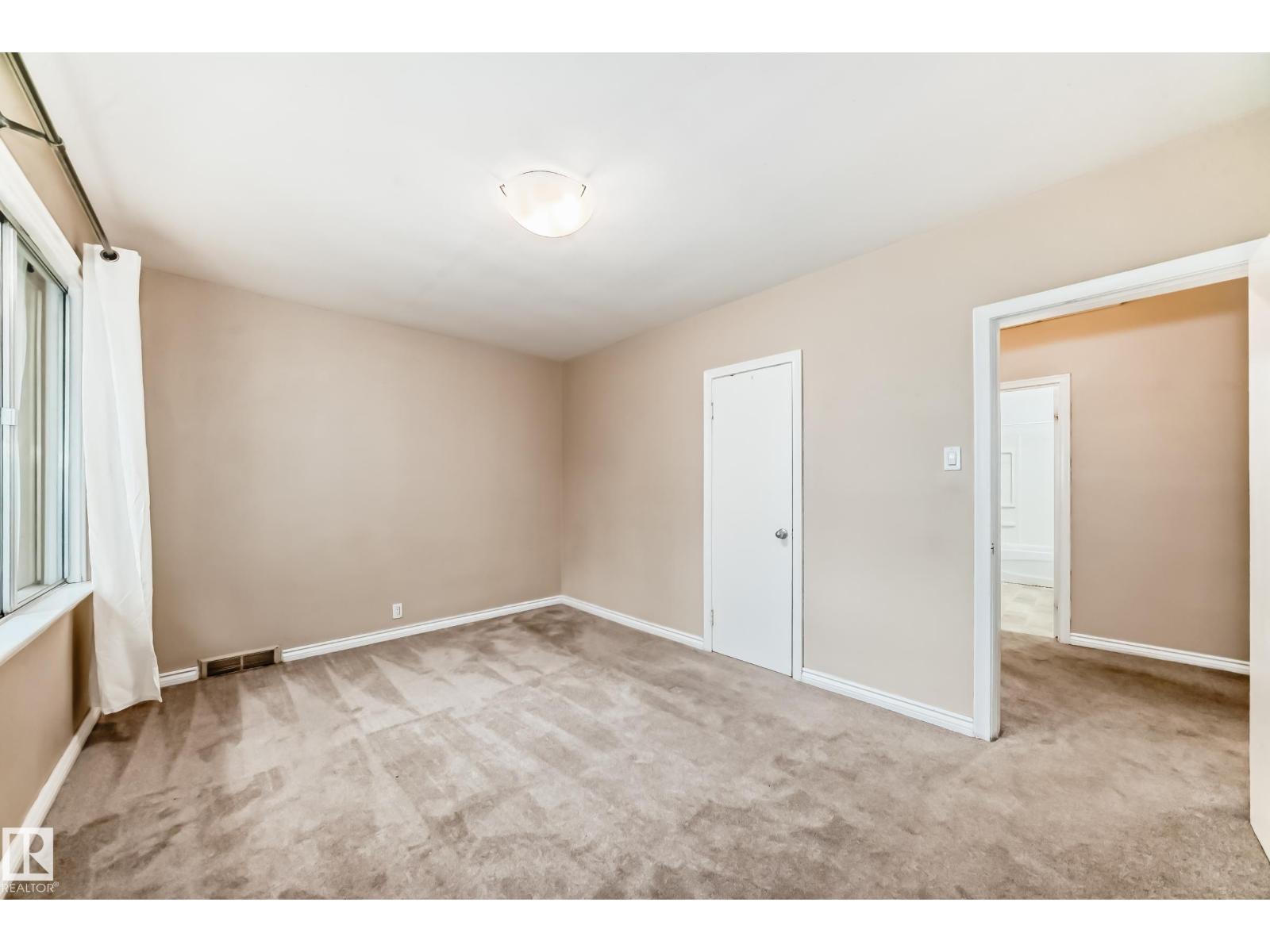 7723 81 AV NW - 15