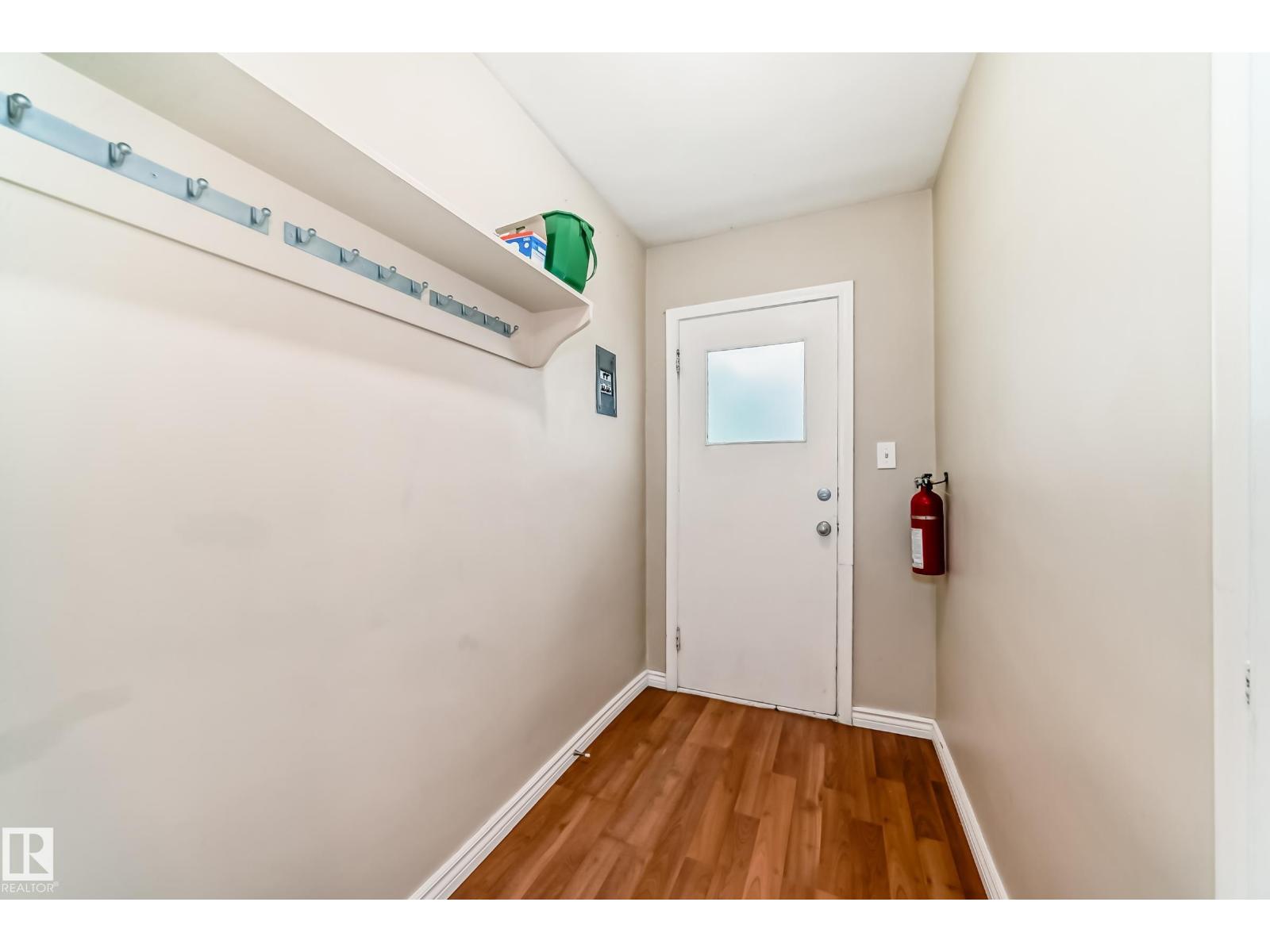 7723 81 AV NW - 20