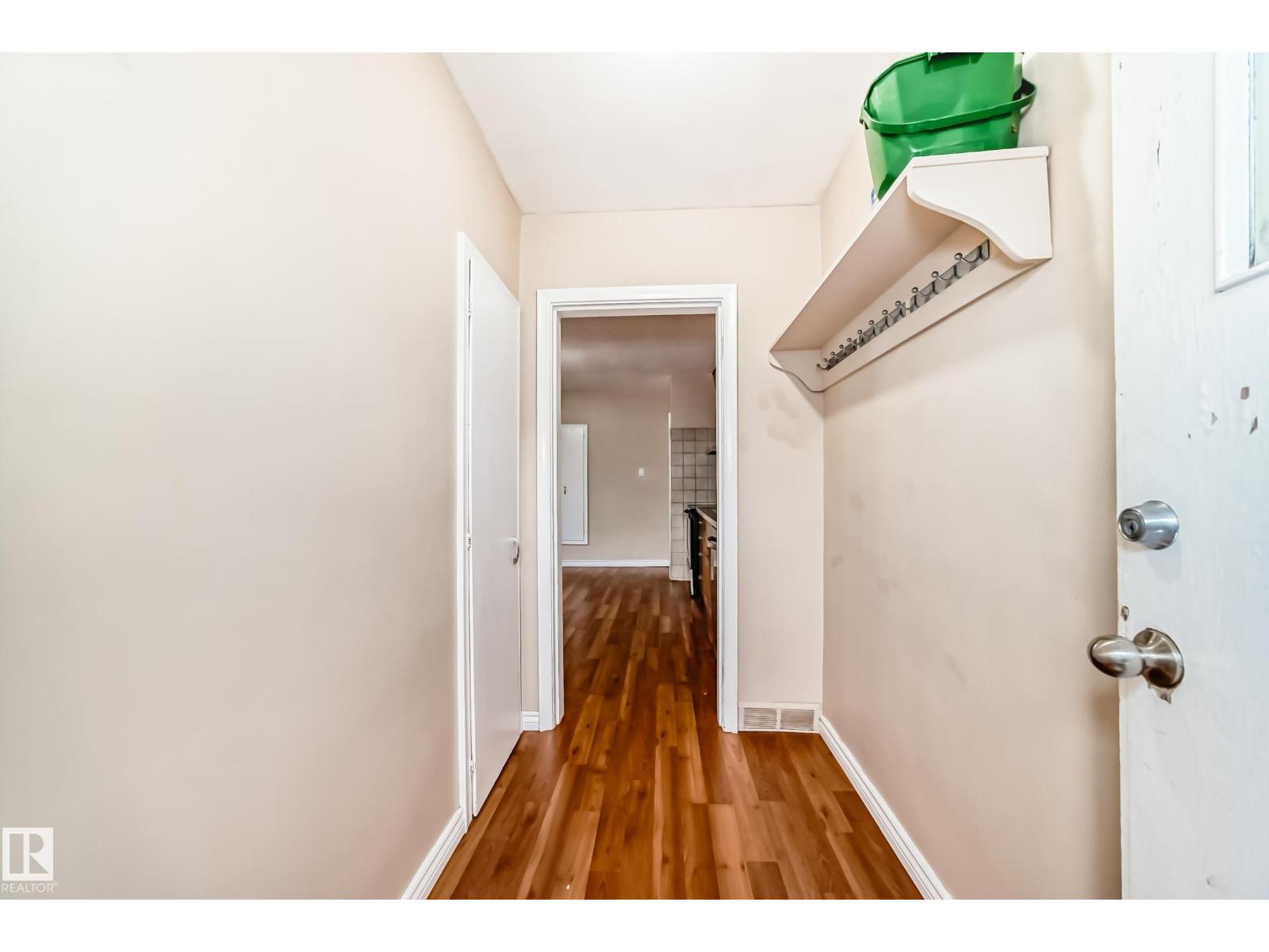 7723 81 AV NW - 21