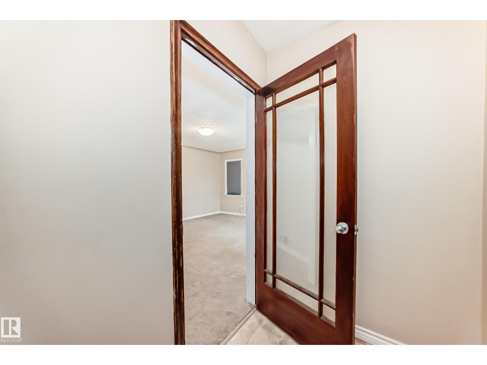 7723 81 AV NW - 22