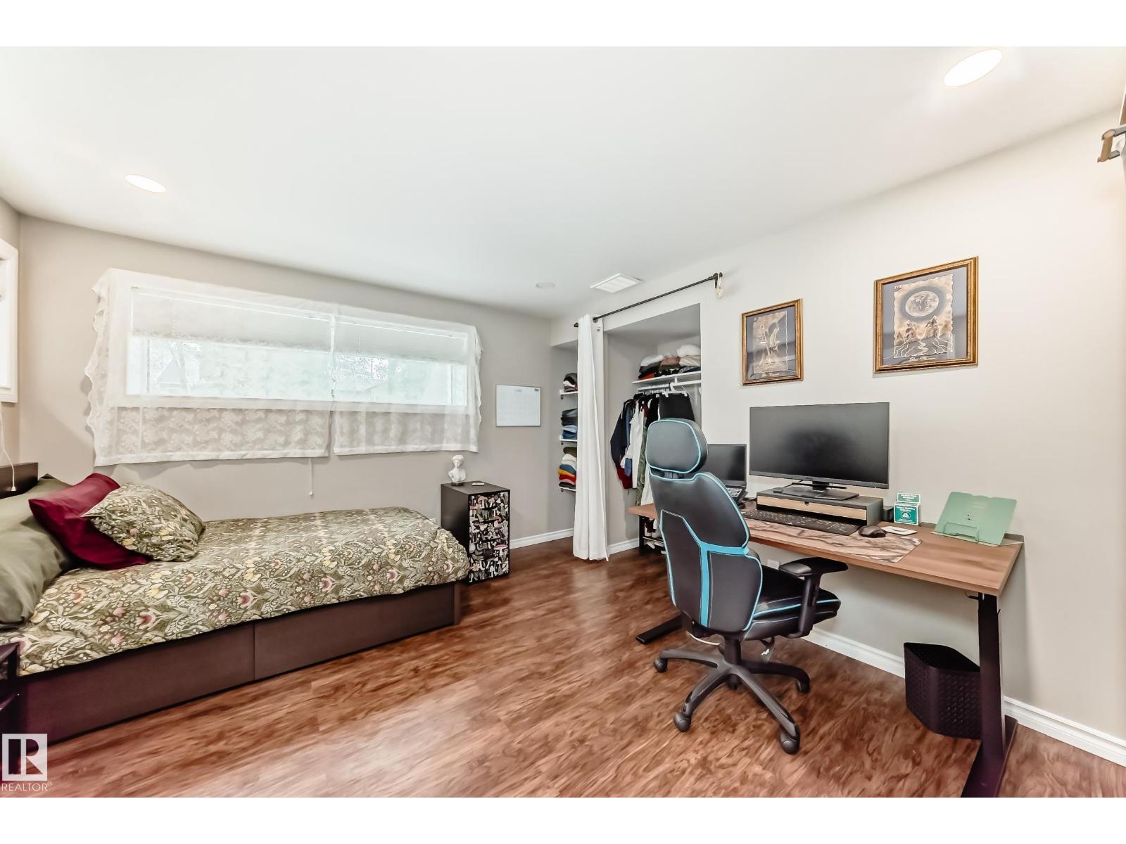 7723 81 AV NW - 23