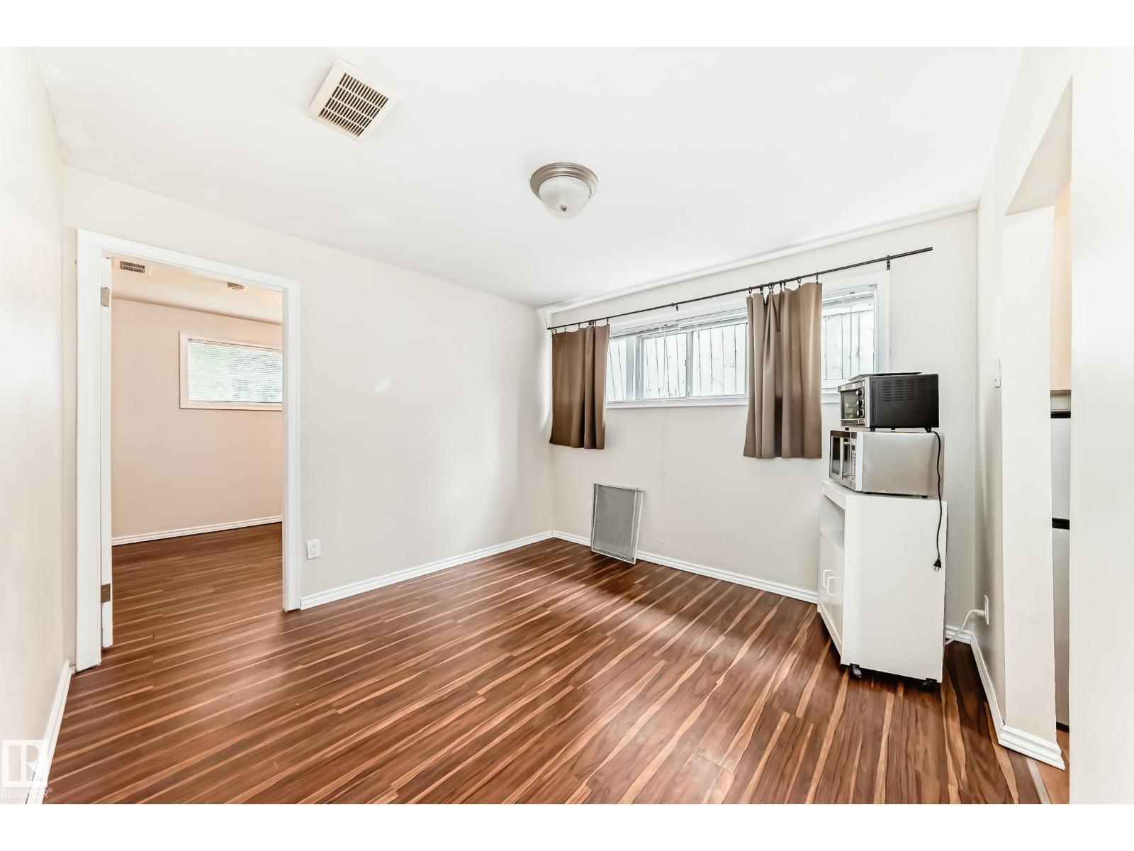 7723 81 AV NW - 30