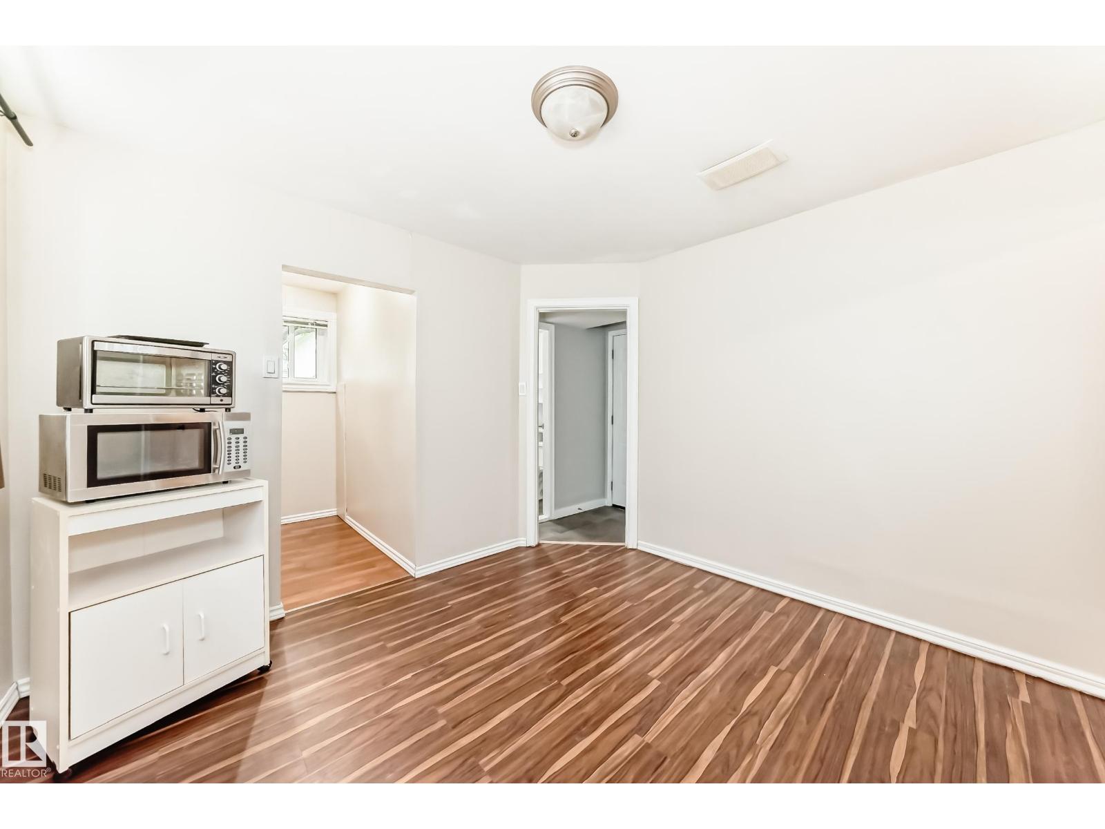 7723 81 AV NW - 32