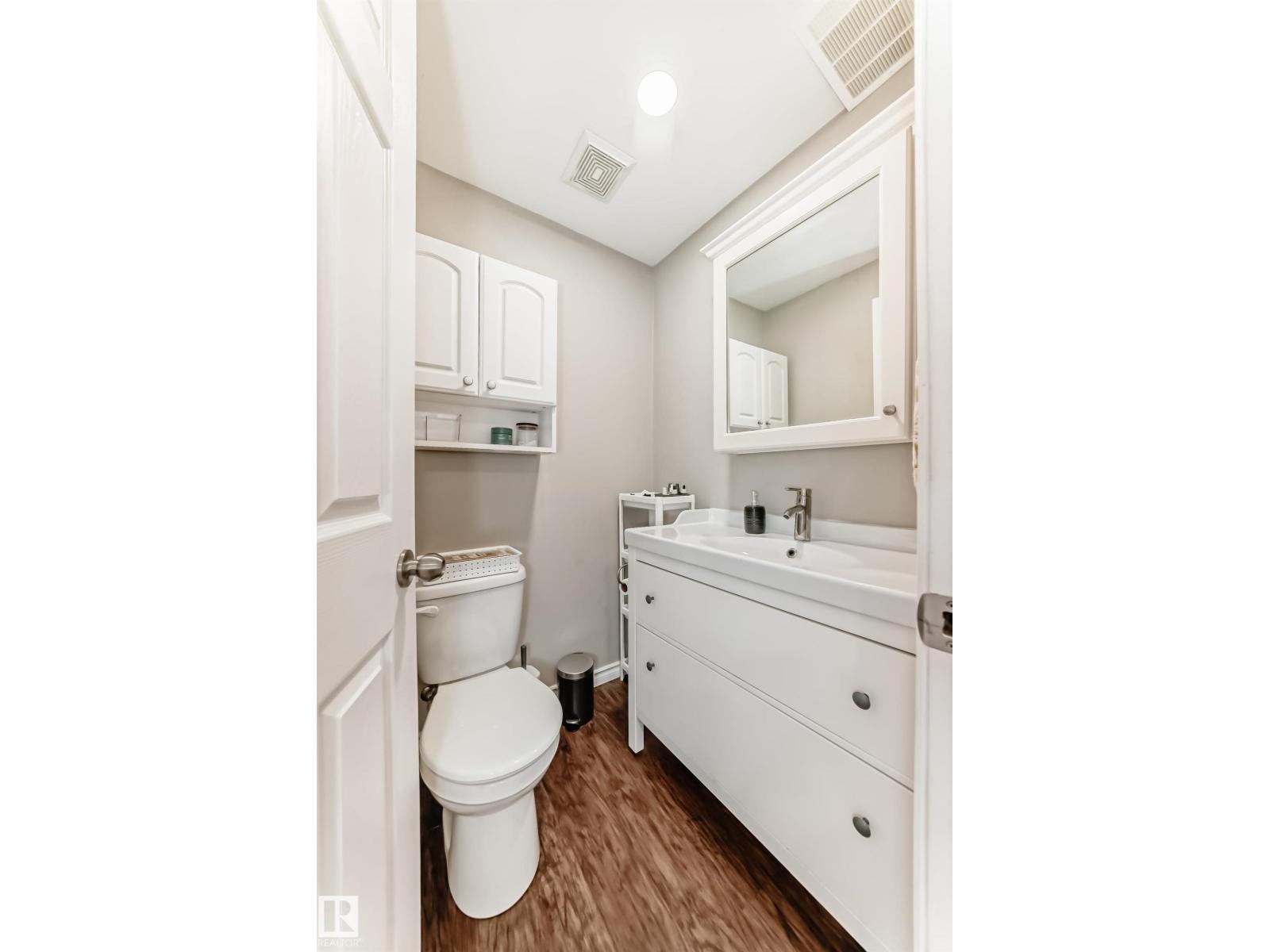 7723 81 AV NW - 40