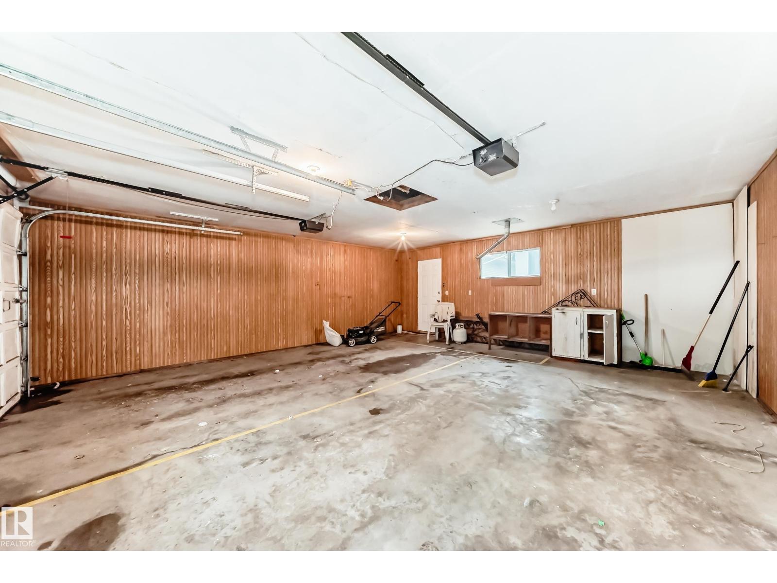 7723 81 AV NW - 42