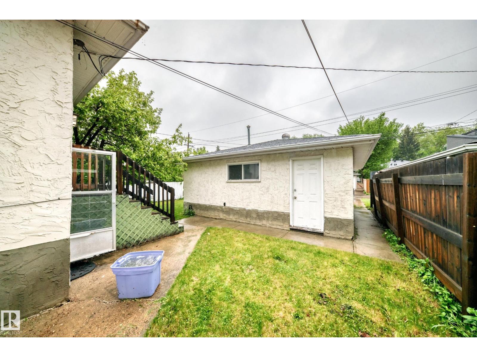 7723 81 AV NW - 43